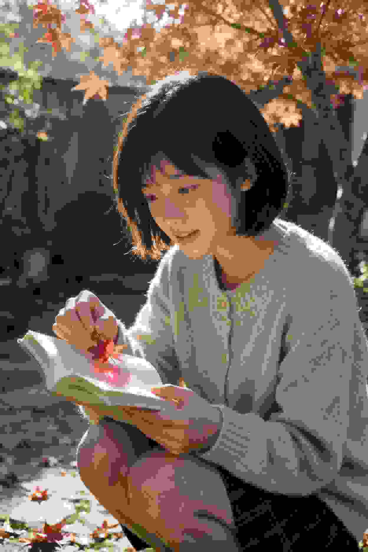 瀑布少女